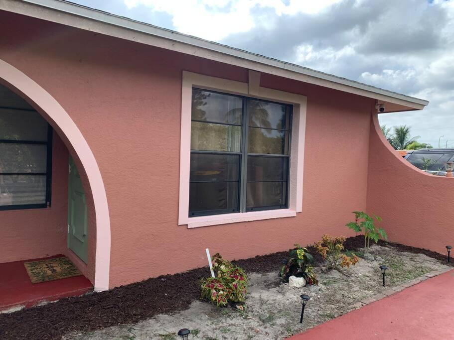 The Green Door Bungalow North North Naples Exterior foto